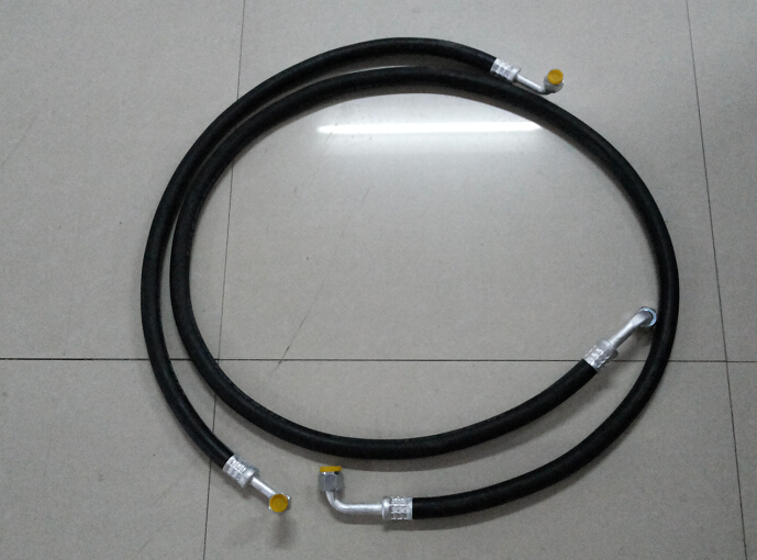 <a href=http://www.hqcaifu.cn/lcc/ target=_blank class=infotextkey>冷藏車</a>制冷系統(tǒng)管路圖片