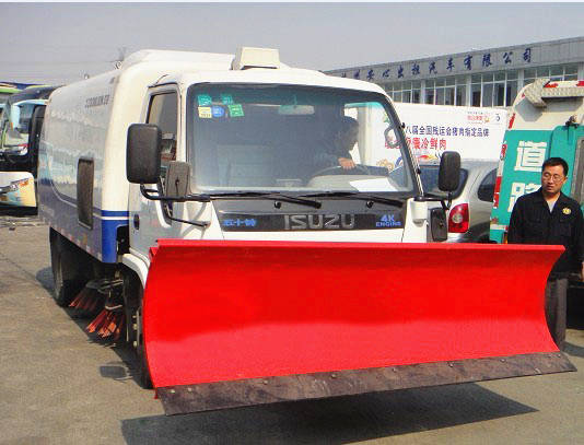 五十鈴鏟雪<a href=http://www.hqcaifu.cn/saoluche/ target=_blank class=infotextkey>掃路車</a>