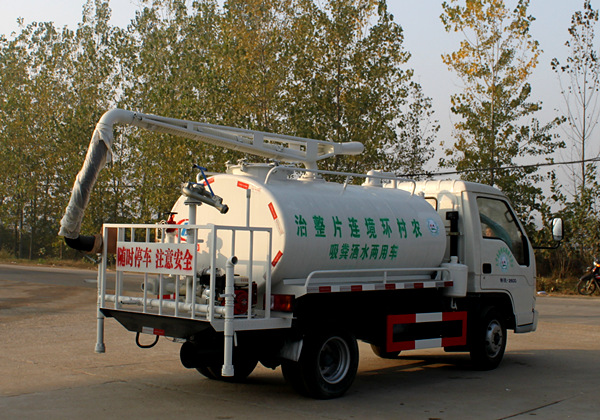 吸糞帶灑水兩用車(chē)